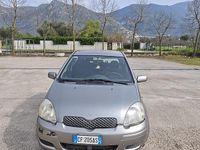 Usata Toyota Yaris Sol 65 CV (47 kW) 2003 Grigio Berlina