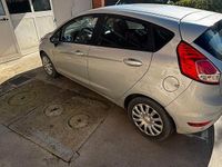 Usata Ford Fiesta 75 CV (55 kW) 2016 Grigio Berlina