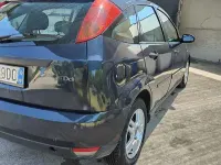 Usata Ford Focus Ambiente 90 CV (66 kW) 2001 Blu Berlina