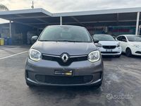 Usado Renault Twingo Intens 60 kW (82 CV) 2021 Gris Utilitario