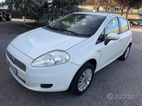 Usata Fiat Grande Punto Dynamic 77 CV (56 kW) 2009 Bianco Utilitaria