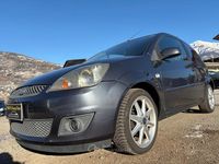 Usata Ford Fiesta Ghia 68 CV (50 kW) 2007 Grigio Berlina