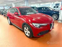 Begagnad Alfa Romeo Stelvio Super 179 HK (131 kW) 2017 Röd SUV