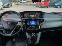 Usata Lancia Ypsilon Gold 85 CV (62 kW) 2017 Blu Utilitaria