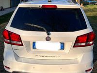 Usata Fiat Freemont Lounge 170 CV (125 kW) 2012 Bianco SUV
