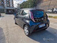 Usata Toyota Aygo Business Edition 69 CV (50 kW) 2018 Grigio Utilitaria