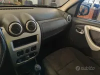 Usata Dacia Logan Lauréate 75 CV (55 kW) 2008 Grigio Berlina