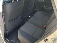 Usata Toyota Auris Hybrid Active 139 CV (102 kW) 2014 Bianco Berlina