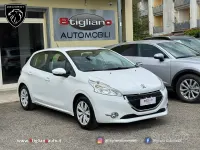 Usata Peugeot 208 Business-Line 68 CV (50 kW) 2012 Bianco Utilitaria