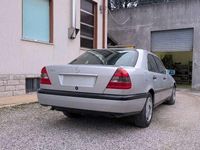 Usata Mercedes C180 Classic 122 CV (89 kW) 1997 Grigio Berlina