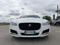 Usata Jaguar XF Pure 250 CV (183 kW) 2019 Bianco Berlina