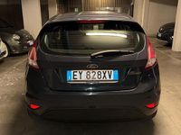 Usata Ford Fiesta 80 CV (58 kW) 2015 Nero Utilitaria