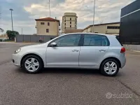 Usata VW Golf VI Comfortline 102 CV (75 kW) 2009 Grigio Utilitaria