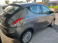 Usata Lancia Ypsilon Gold 95 CV (69 kW) 2015 Grigio Utilitaria