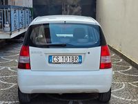 Usata Kia Picanto 61 CV (44 kW) 2005 Bianco Utilitaria