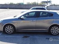 Usata Alfa Romeo Giulietta Super 120 CV (88 kW) 2016 Grigio scuro Utilitaria