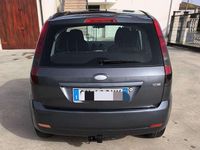 Usata Ford Fiesta Ghia 68 CV (50 kW) 2004 Berlina