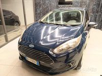 Usata Ford Fiesta Titanium 95 CV (69 kW) 2015 Blu Berlina