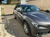 Usata Alfa Romeo Stelvio Executive 209 CV (153 kW) 2018 Grigio SUV
