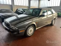 Usata Alfa Romeo 75 155 CV (114 kW) 1989 Giallo Berlina