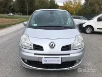 Usata Renault Grand Modus Dynamique 85 CV (62 kW) 2009 Grigio Monovolume