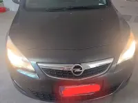 Usata Opel Astra 60 CV (44 kW) 2011 Grigio Berlina