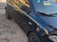 Usata Lancia Ypsilon Gold 95 CV (69 kW) 2018 Nero Utilitaria