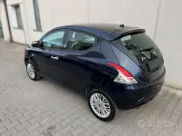 Usata Lancia Ypsilon Gold 69 CV (50 kW) 2017 Blu Utilitaria