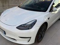 Begagnad Tesla Model 3 152 kW (208 HK) 2022 Vit Sedan
