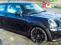 Usata Mini Cooper SE 75 kW (102 CV) 2022 Midnight black metallic. Utilitaria