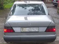 Usata Mercedes 200 122 CV (89 kW) 1992 Grigio Berlina