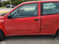 Begagnad Fiat Punto 54 HK (39 kW) 1998 Röd Sedan