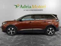 Usado Peugeot 5008 GT 177 CV (130 kW) 2022 Marrón SUV