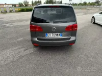 Begagnad VW Touran 150 HK (110 kW) 2014 Grå Minibuss