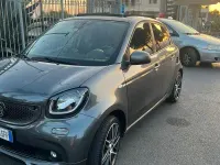 Begagnad Smart ForFour 2016 Grå Halvkombi