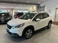 Usata Peugeot 2008 Active 99 CV (72 kW) 2017 Bianco SUV
