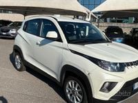 Usata Mahindra KUV100 83 CV (61 kW) 2018 Bianco SUV
