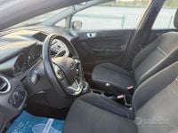 Usata Ford Fiesta 75 CV (55 kW) 2014 Bianco Utilitaria