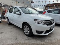 Usata Dacia Sandero Lauréate 75 CV (55 kW) 2014 Bianco Berlina