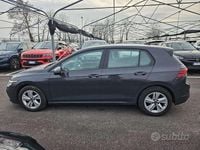 Usata VW Golf VIII Life 110 CV (80 kW) 2023 Grigio Berlina