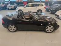 Usado Mercedes SLK230 193 CV (141 kW) 1998 Negro Descapotable