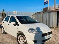 Usata Fiat Grande Punto 75 CV (55 kW) 2010 Bianco Utilitaria