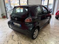 Usata Toyota Aygo 68 CV (50 kW) 2009 Grigio Utilitaria