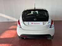 Usata Lancia Ypsilon Silver 69 CV (50 kW) 2024 Bianco neve Utilitaria