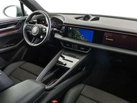 Usata Porsche Macan 4 Electric 144 kW (197 CV) 2024 Argento dolomite metallizzato SUV