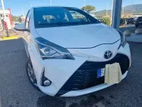 Usata Toyota Yaris Lounge 90 CV (66 kW) 2017 Bianco Utilitaria