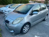 Usata Toyota Yaris Sol 90 CV (66 kW) 2006 Grigio Berlina