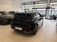 Usata Peugeot e-308 GT 61 kW (84 CV) 2025 Nero Utilitaria