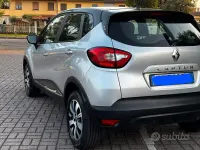 Usata Renault Captur Life 90 CV (66 kW) 2016 Grigio SUV