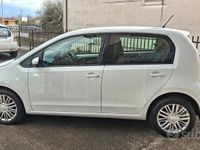 Usata VW up! Move 65 CV (47 kW) 2022 Bianco Utilitaria